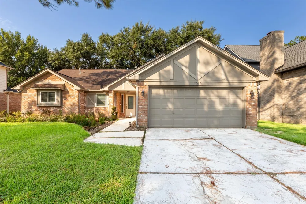 1019 Sugar Mountain Court Sugar Land, TX 77498