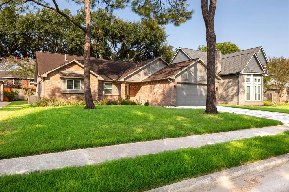 1019 Sugar Mountain Court Sugar Land, TX 77498