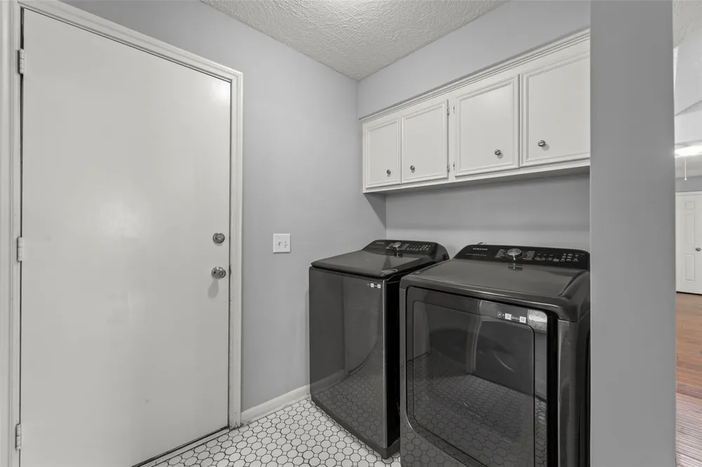 1019 Sugar Mountain Court Sugar Land, TX 77498