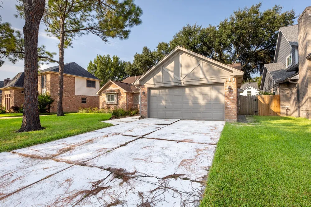 1019 Sugar Mountain Court Sugar Land, TX 77498