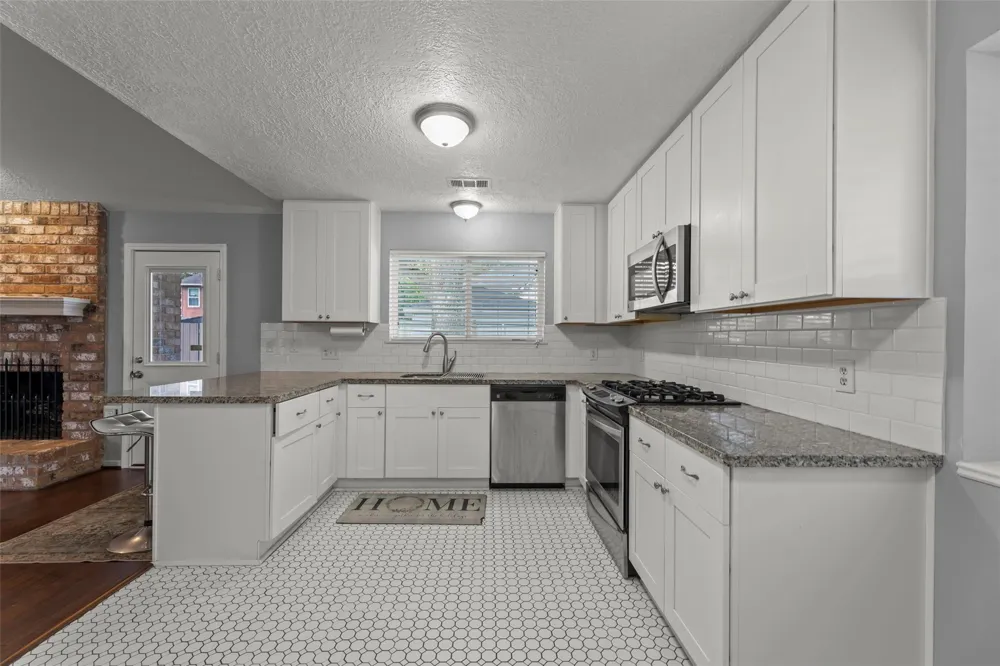 1019 Sugar Mountain Court Sugar Land, TX 77498