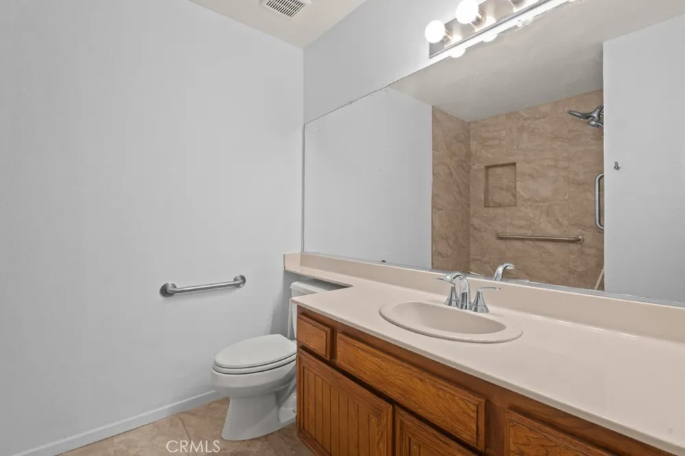 26974 Flo Lane #303 Canyon Country, CA 91351