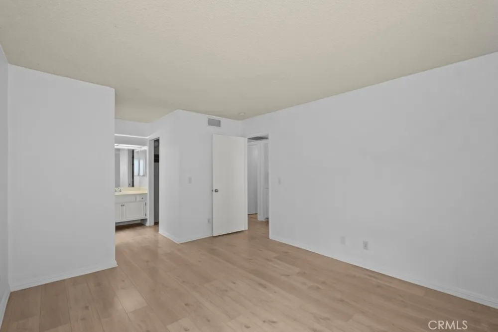 26974 Flo Lane #303 Canyon Country, CA 91351
