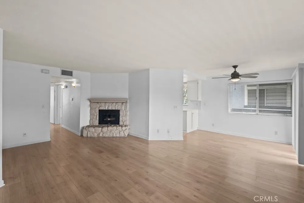 26974 Flo Lane #303 Canyon Country, CA 91351