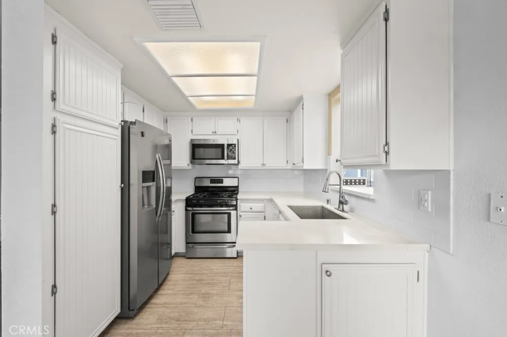 26974 Flo Lane #303 Canyon Country, CA 91351
