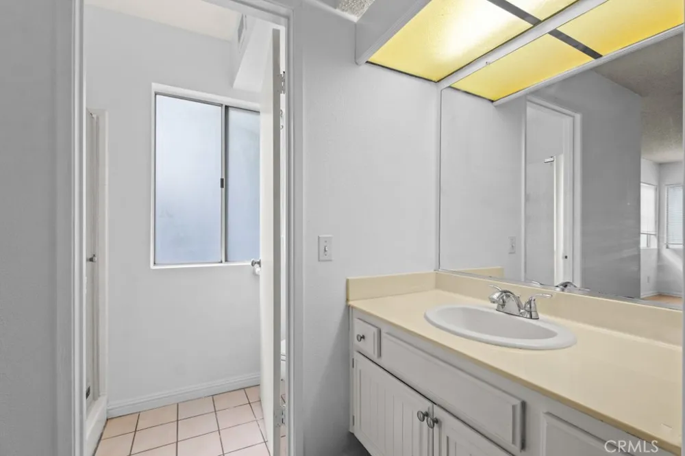 26974 Flo Lane #303 Canyon Country, CA 91351