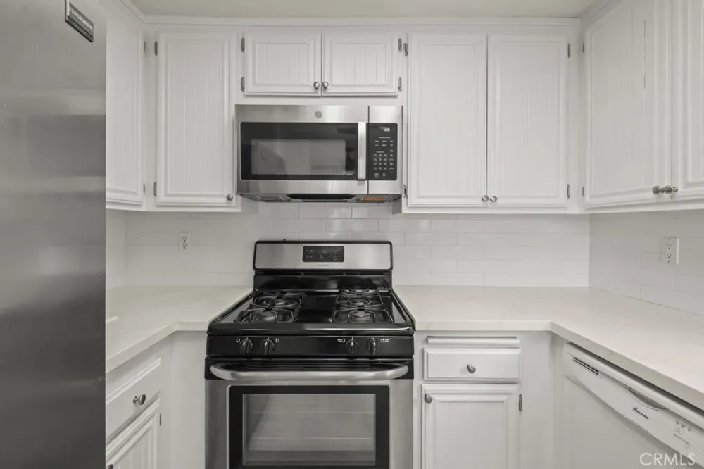 26974 Flo Lane #303 Canyon Country, CA 91351
