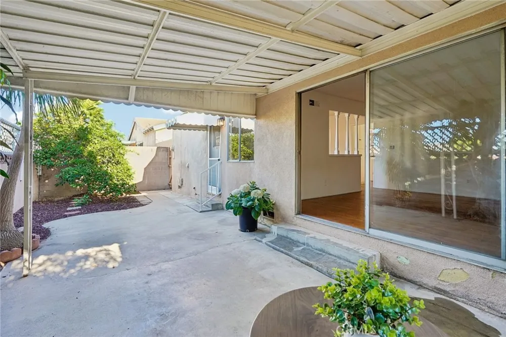 873 E Deloras Drive Carson, CA 90745