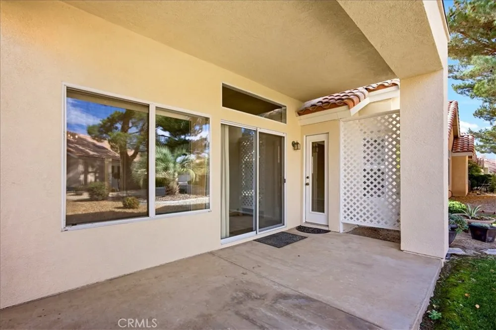 19146 Oak Apple Valley, CA 92308