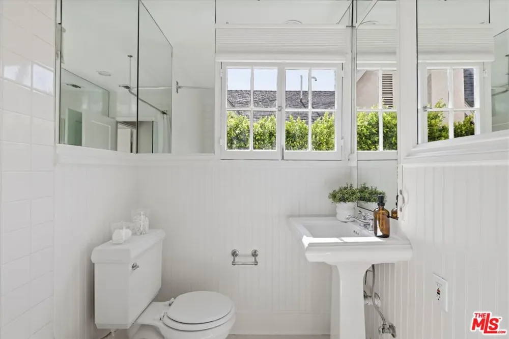 8924 Ashcroft Avenue West Hollywood, CA 90048
