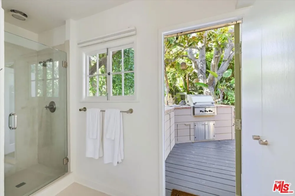 8924 Ashcroft Avenue West Hollywood, CA 90048