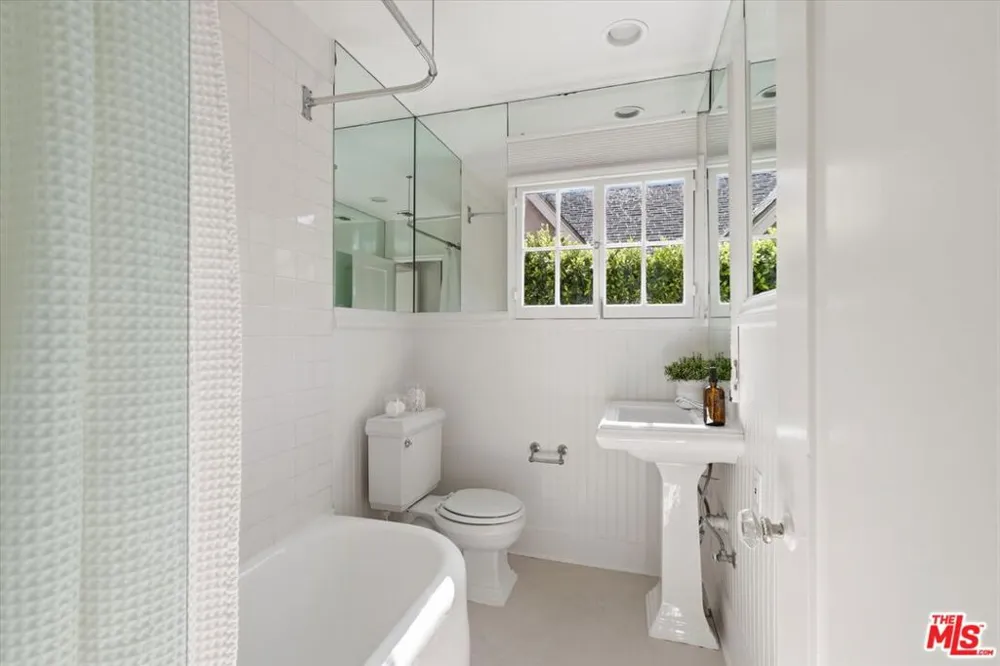 8924 Ashcroft Avenue West Hollywood, CA 90048
