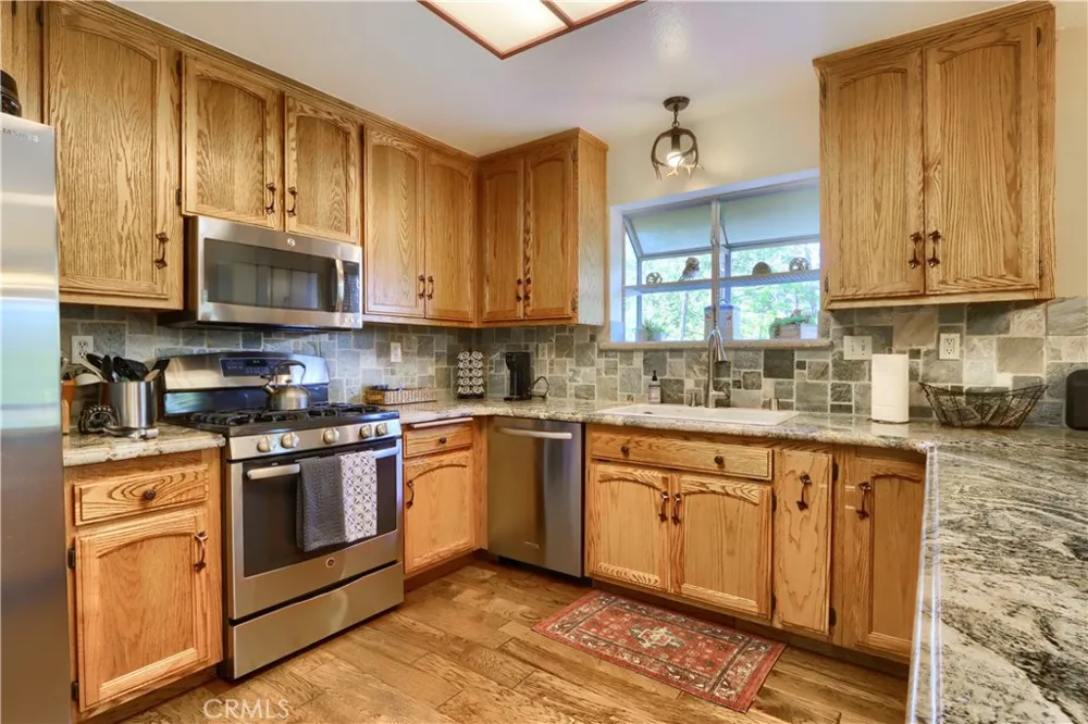 39420 Manzanita Drive Oakhurst, CA 93644