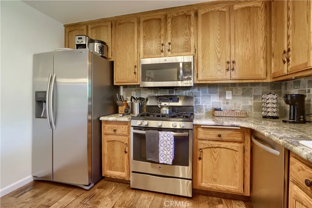39420 Manzanita Drive Oakhurst, CA 93644