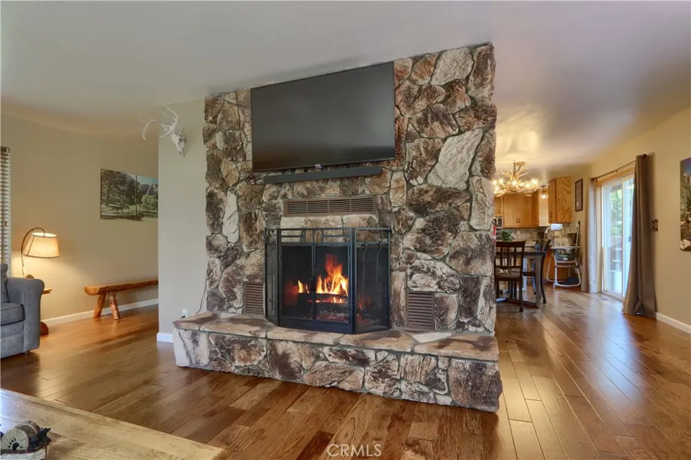 39420 Manzanita Drive Oakhurst, CA 93644
