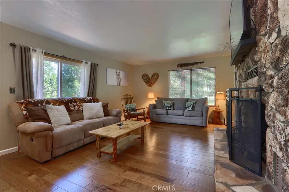 39420 Manzanita Drive Oakhurst, CA 93644