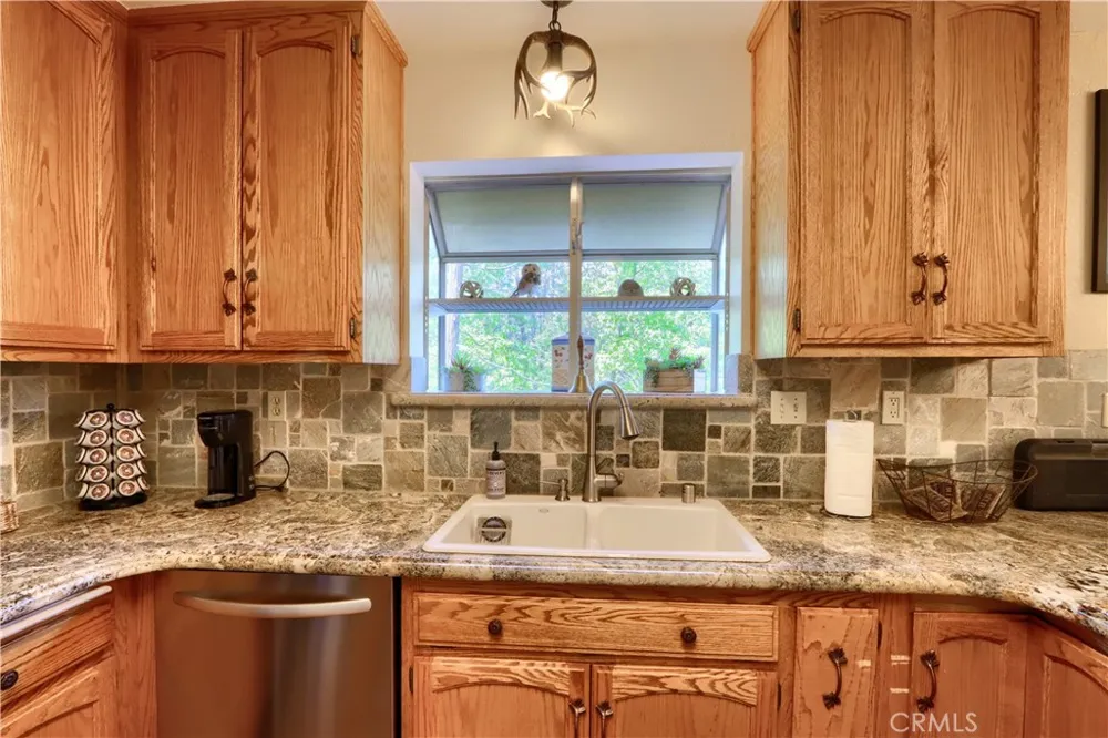 39420 Manzanita Drive Oakhurst, CA 93644