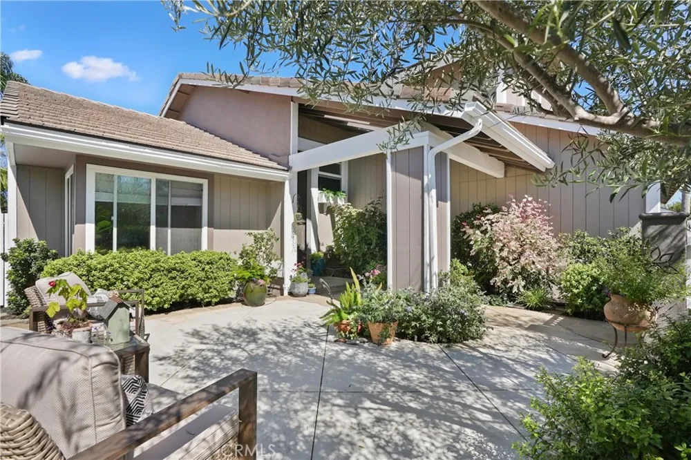 5771 Grimsby Drive Huntington Beach, CA 92649