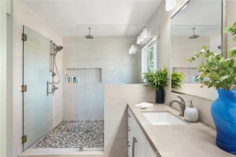 5771 Grimsby Drive Huntington Beach, CA 92649