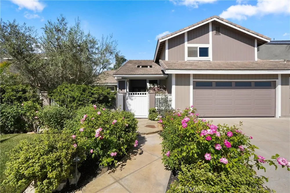 5771 Grimsby Drive Huntington Beach, CA 92649