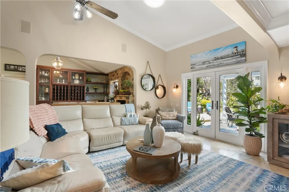 5771 Grimsby Drive Huntington Beach, CA 92649