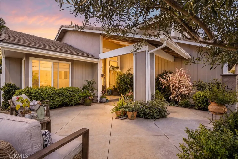 5771 Grimsby Drive Huntington Beach, CA 92649