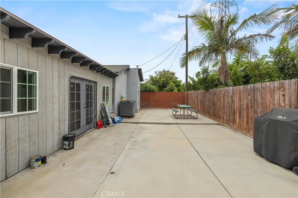 15517 S Denver Gardena, CA 90248