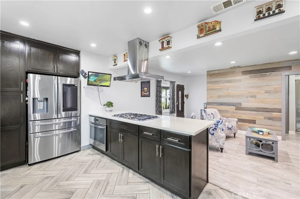 15517 S Denver Gardena, CA 90248