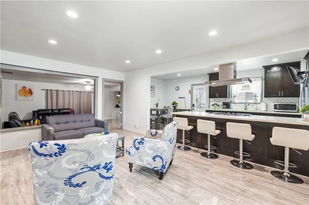 15517 S Denver Gardena, CA 90248