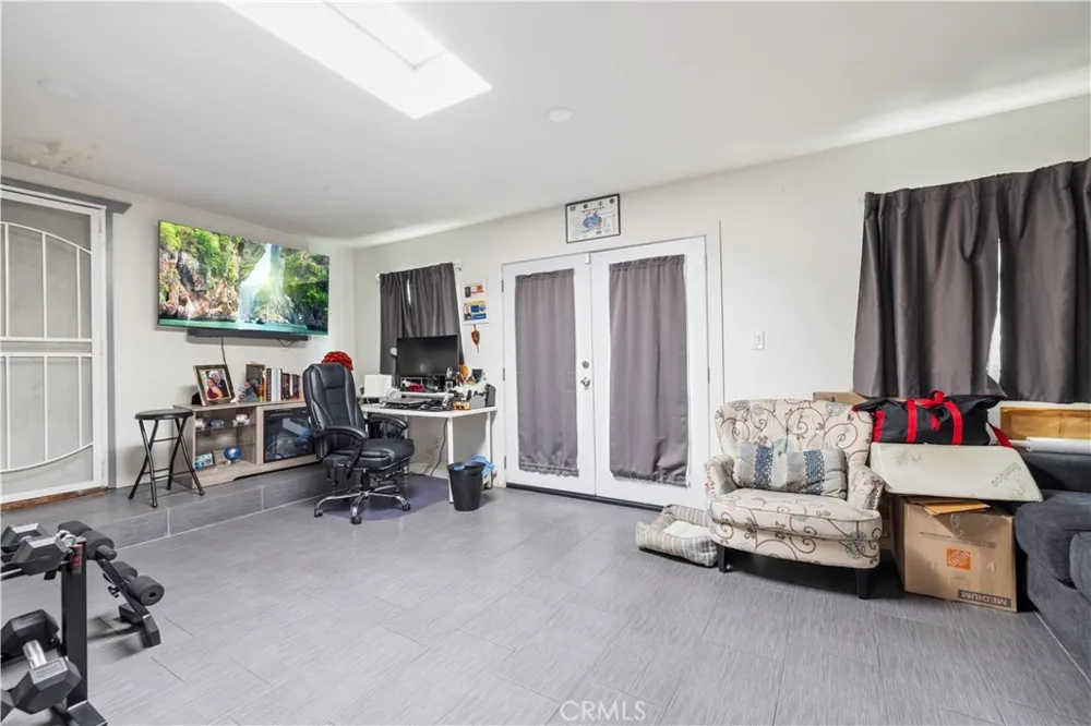 15517 S Denver Gardena, CA 90248