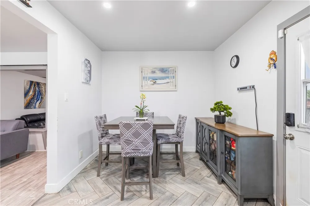 15517 S Denver Gardena, CA 90248