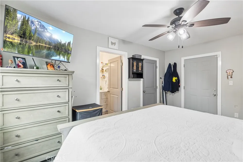 15517 S Denver Gardena, CA 90248