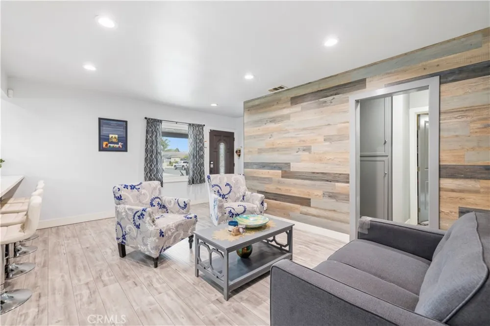 15517 S Denver Gardena, CA 90248