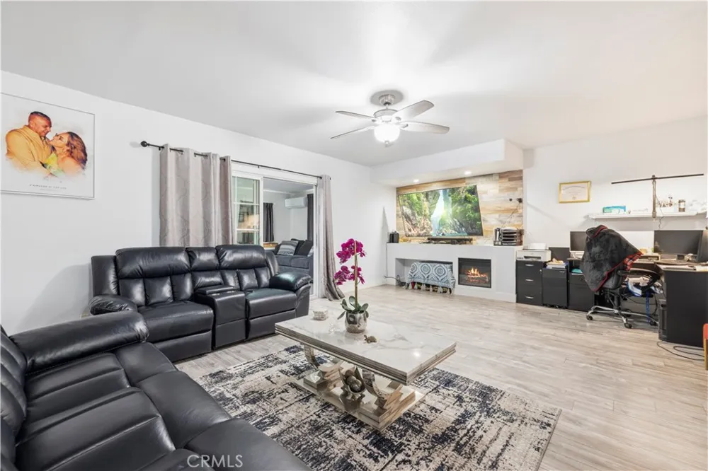 15517 S Denver Gardena, CA 90248