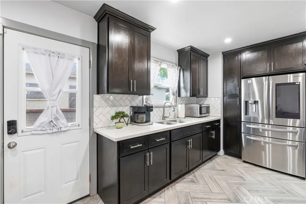 15517 S Denver Gardena, CA 90248