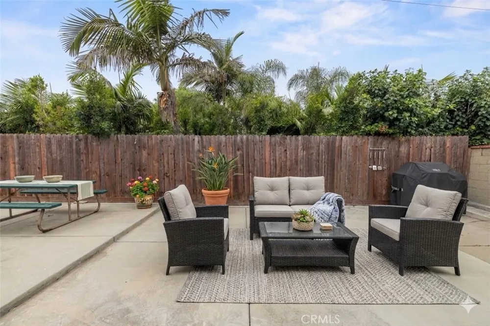 15517 S Denver Gardena, CA 90248