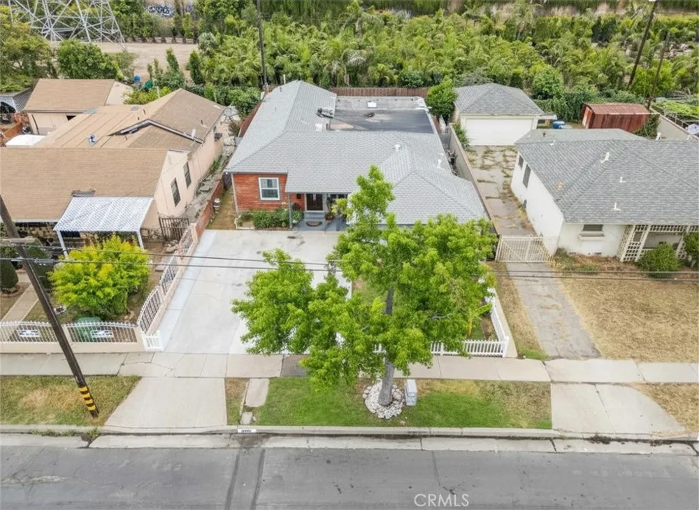 15517 S Denver Gardena, CA 90248