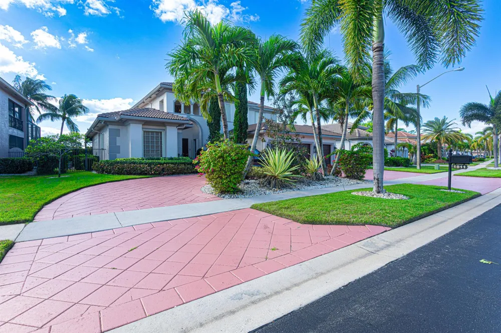 1811 WALDORF DRIVE Royal Palm Beach, FL 33411