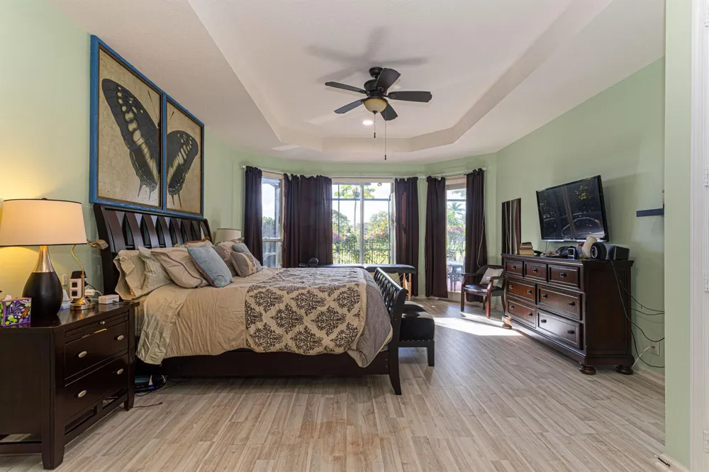 1811 WALDORF DRIVE Royal Palm Beach, FL 33411