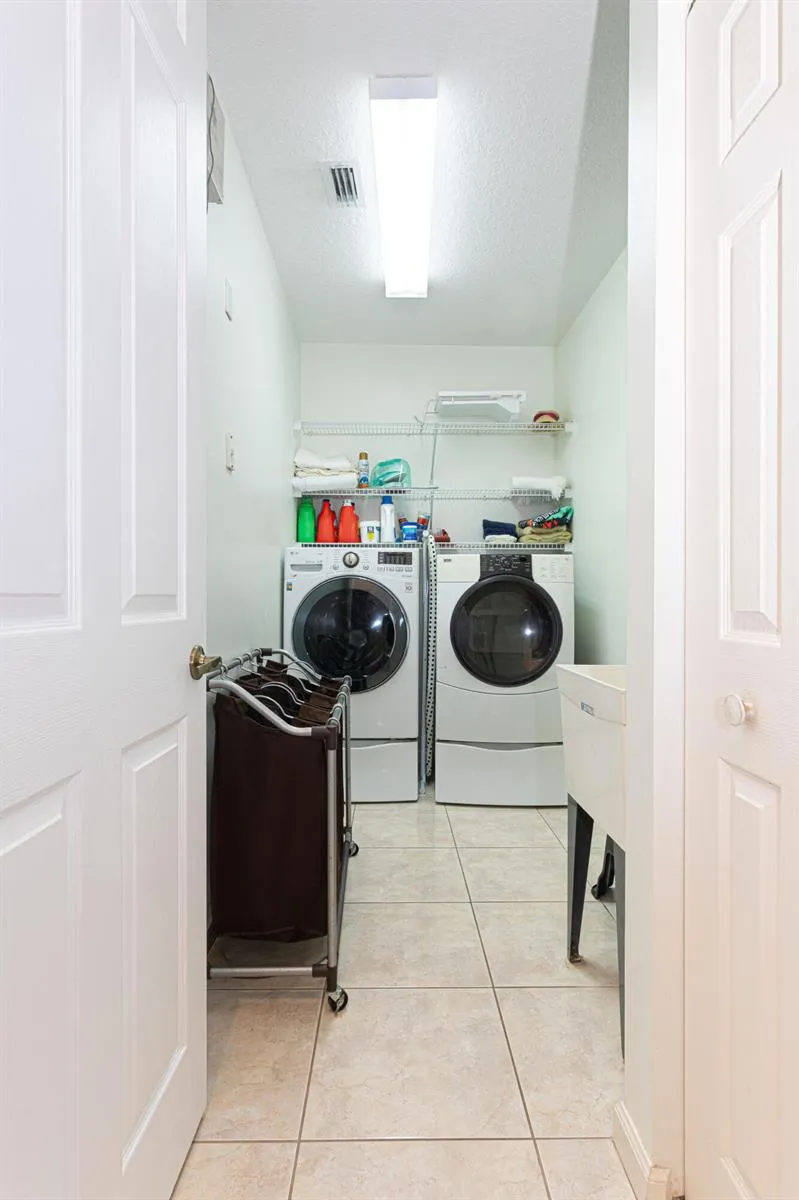 1811 WALDORF DRIVE Royal Palm Beach, FL 33411