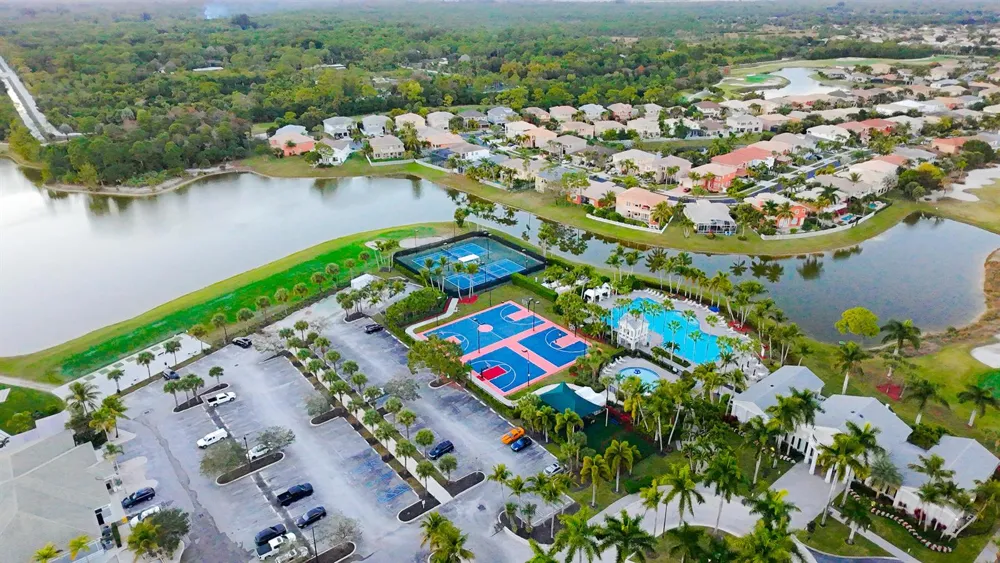1811 WALDORF DRIVE Royal Palm Beach, FL 33411