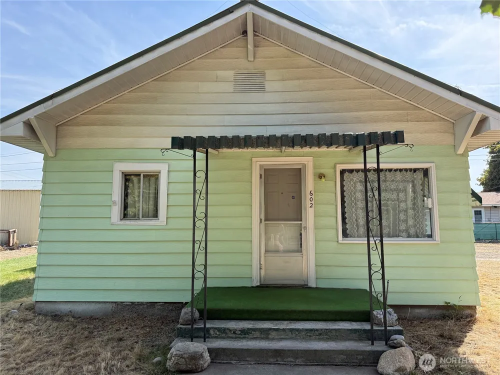 602 SE Trinity Avenue Wilbur, WA 99185