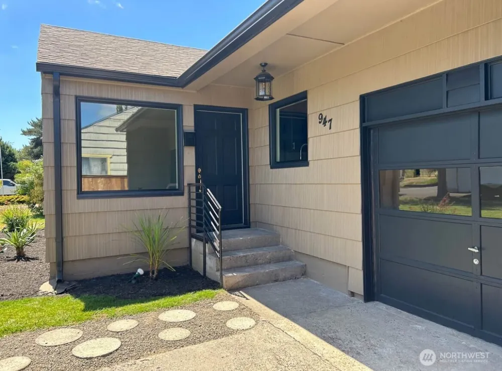 947 20th Avenue Longview, WA 98632