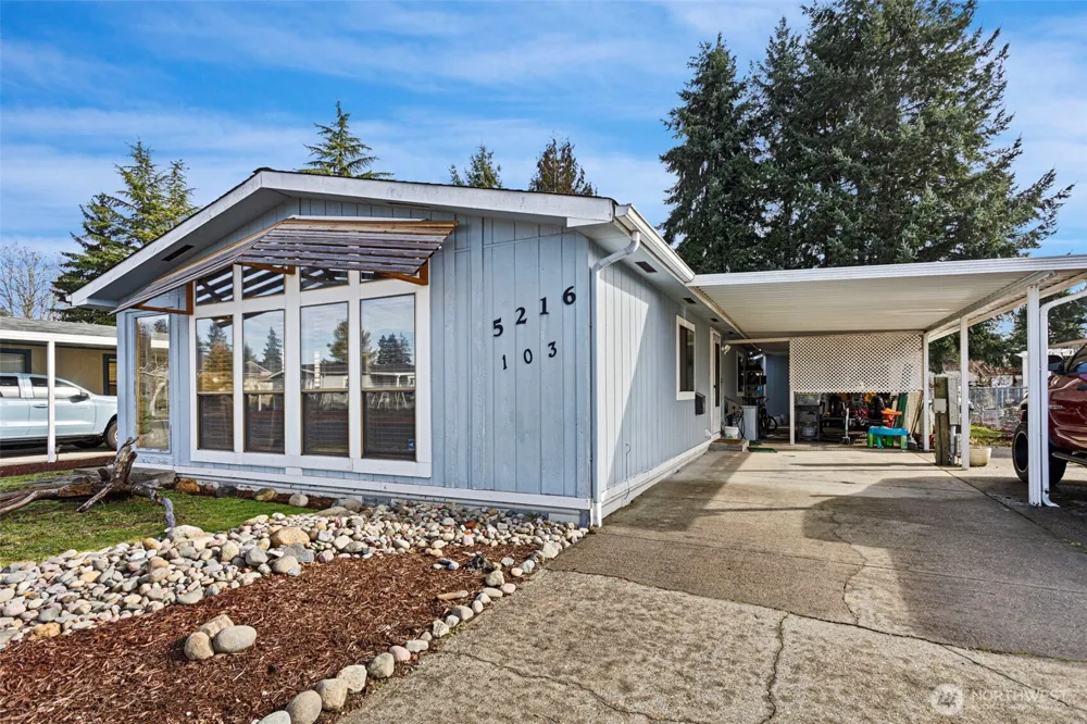 5216 Yakima Lane SE #103 Lacey, WA 98503