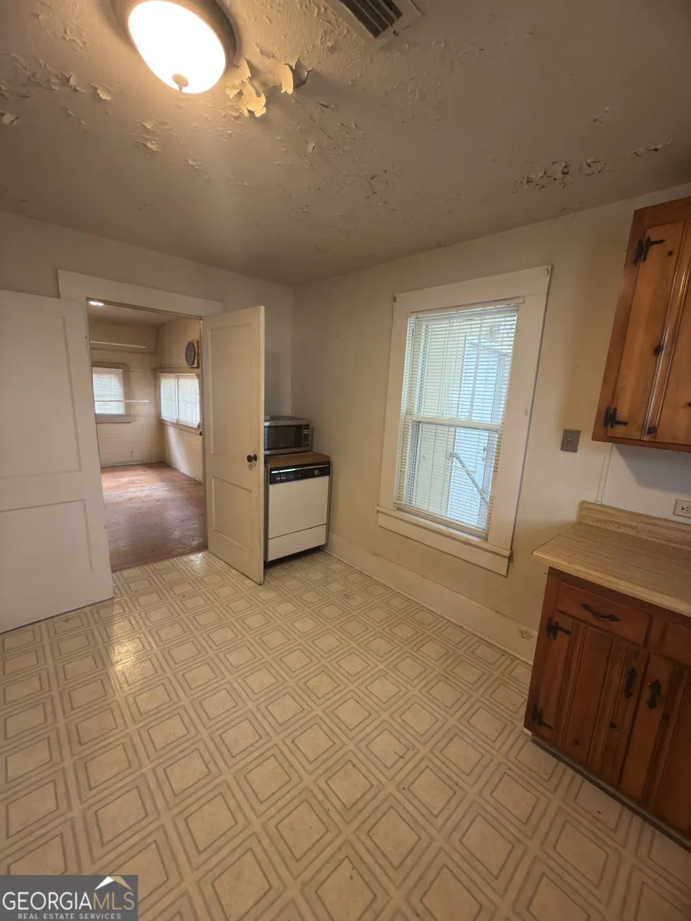 1116 Brooks ST Cedartown, GA 30125