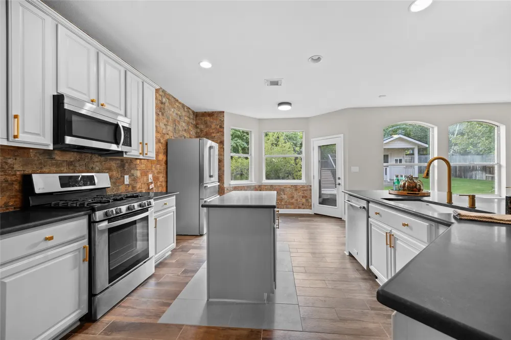 1308 Sawdust Court Austin, TX 78732