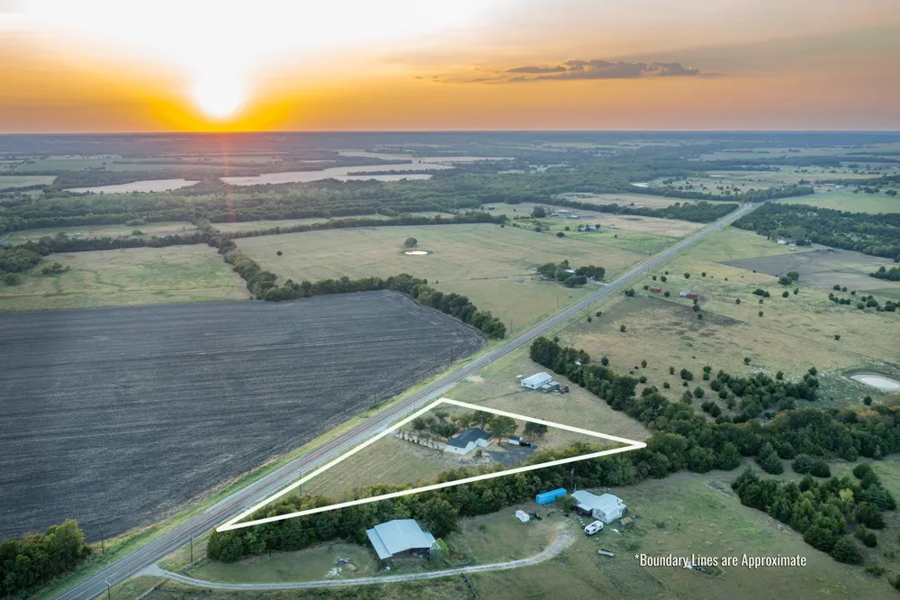 9415 STATE HIGHWAY 50 Ladonia, TX 75449