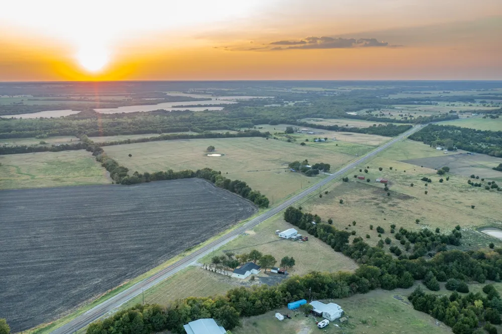 9415 STATE HIGHWAY 50 Ladonia, TX 75449