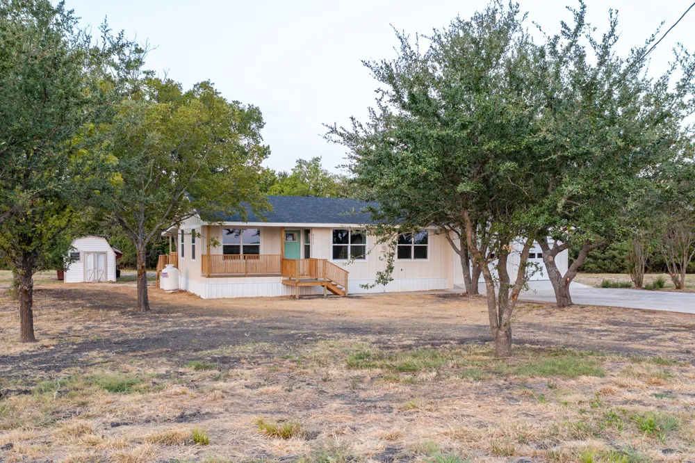 9415 STATE HIGHWAY 50 Ladonia, TX 75449