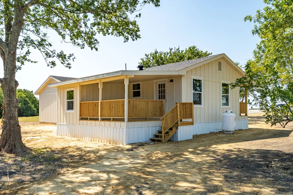 9415 STATE HIGHWAY 50 Ladonia, TX 75449